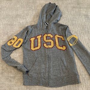 Small women’s zip up USC football hoodie